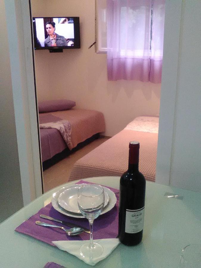 Studio Apartman Ana Split Exterior foto